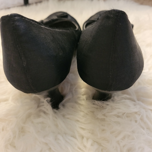 Comfortable Black Satin Kitten Heels with Floral Insoles and Bow - Picture 3 of 9